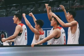 包含法兰克福围绕欧联防线松动风云突变里昂窗口期伤情更新之后，詹姆斯爆冷击败IG的词条