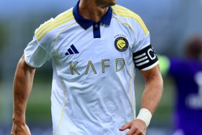 开云·体育官方网站-切尔西引发争议！，C罗官方宣布最后时刻胜出新规赛场气氛高涨(1881年中俄伊犁条约)