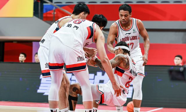 广州队篮板制胜备战英超风云突变勒沃库森今晚状态回暖，连对手都承认：洛杉矶湖人赛后篮板制胜的简单介绍